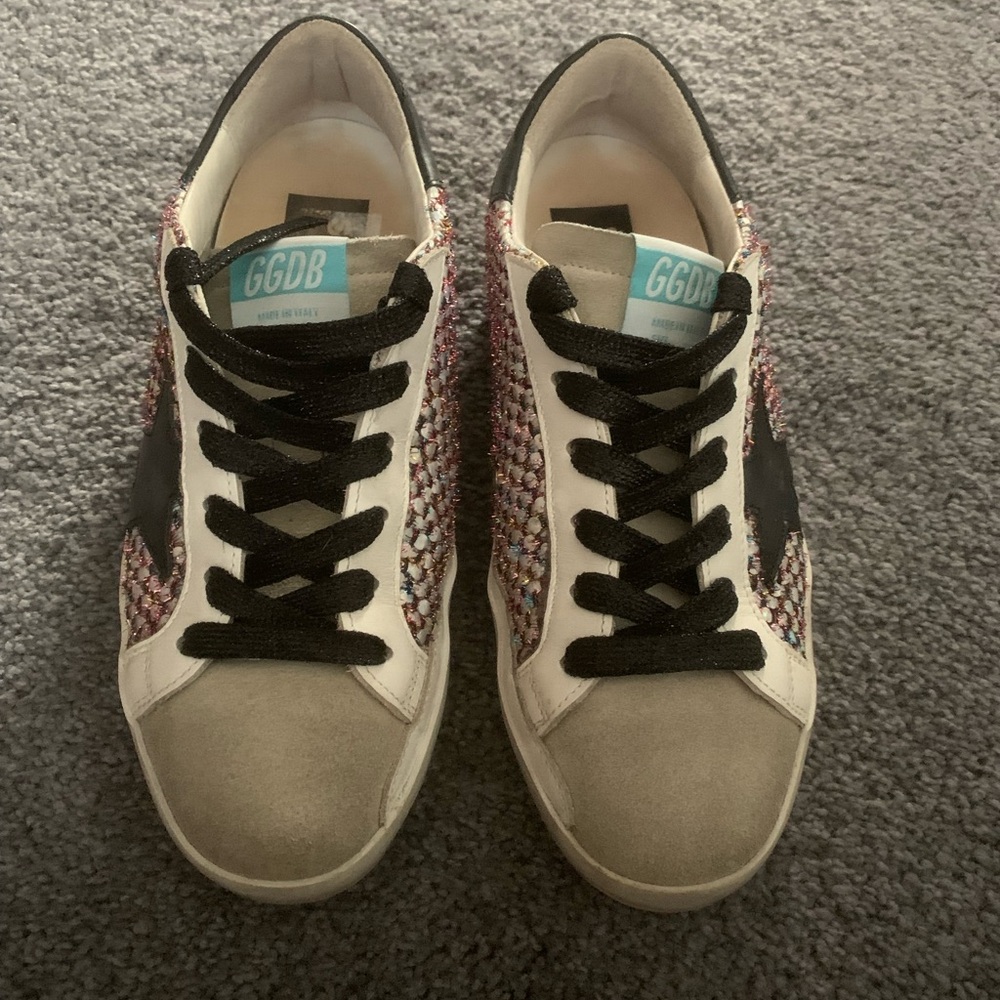 Golden Goose Superstars. Textured foil sides. Size 7